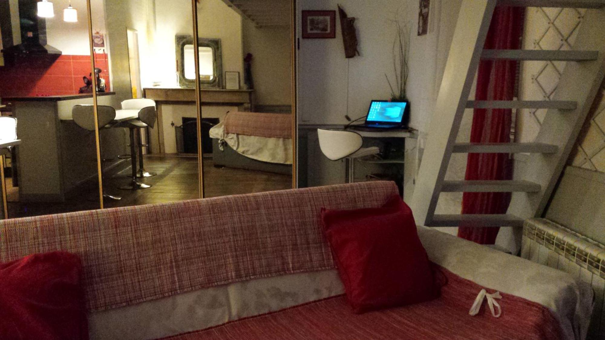 Coquet Studio En Mezzanine Nuit Pour 2 Personnes Saint-Girons  Luaran gambar