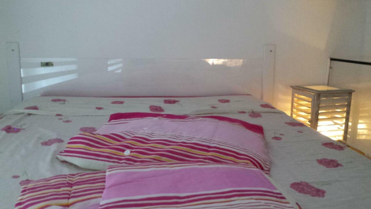 Coquet Studio En Mezzanine Nuit Pour 2 Personnes Saint-Girons  Luaran gambar