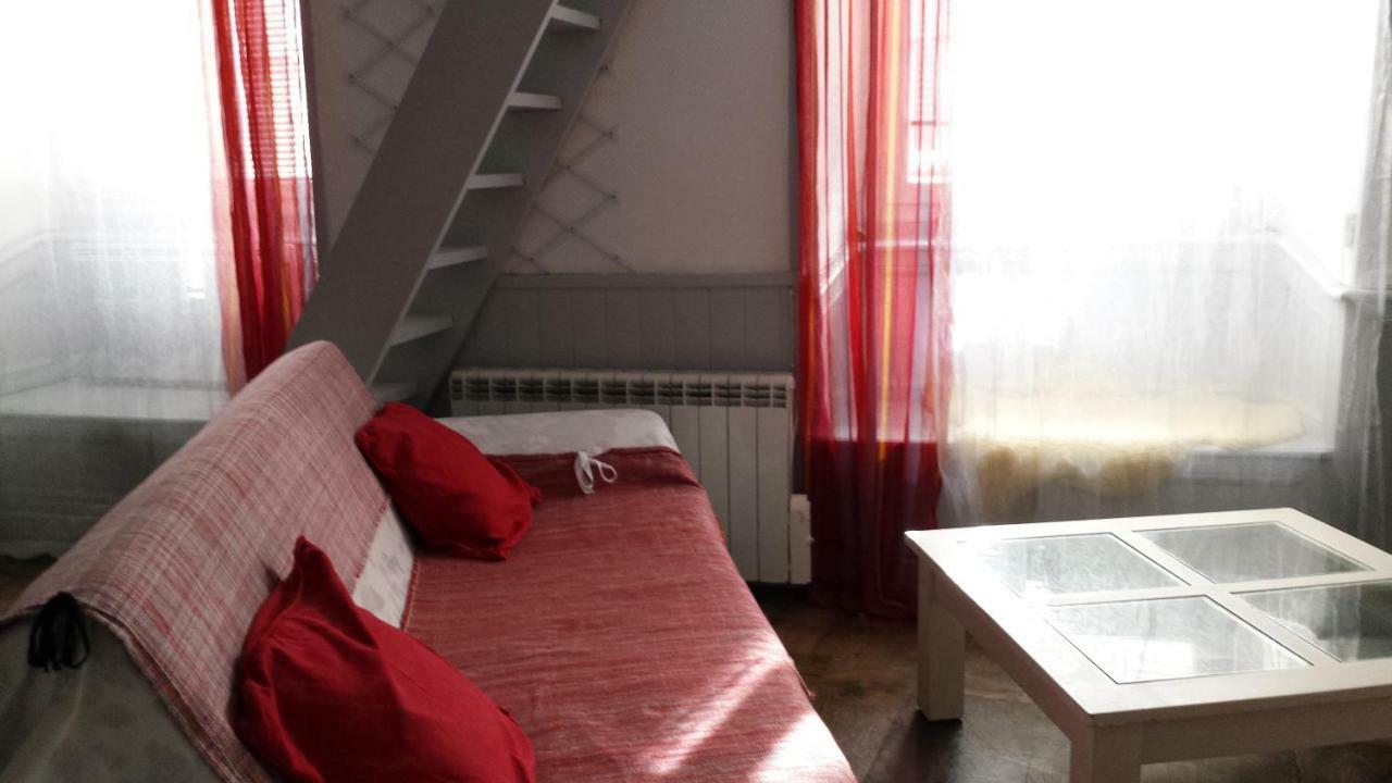 Coquet Studio En Mezzanine Nuit Pour 2 Personnes Saint-Girons  Luaran gambar