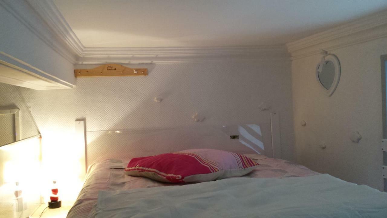 Coquet Studio En Mezzanine Nuit Pour 2 Personnes Saint-Girons  Luaran gambar